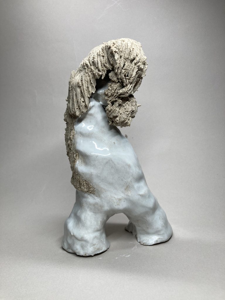 « Poseur »
Grès, émail
22 x 13 x 6 cm
2026